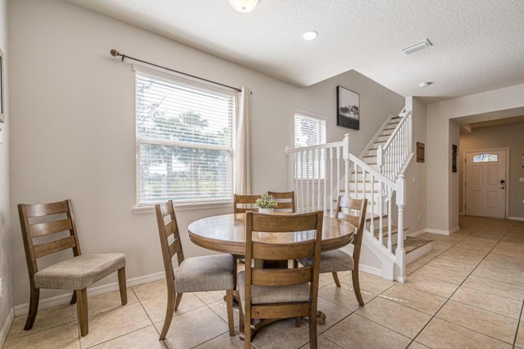 Appartamento Lovely 5Br Townhouse At Windsor At Westside Kissimmee Esterno foto