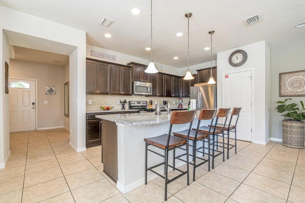 Appartamento Lovely 5Br Townhouse At Windsor At Westside Kissimmee Esterno foto